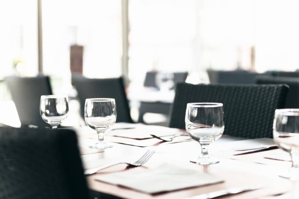 Hotel Brasserie Le Lion D'Or Мексимию Екстериор снимка